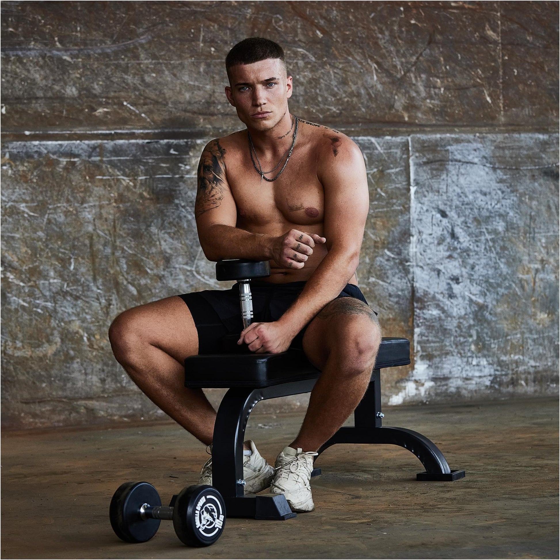 Banc de musculation plat noir - Gorilla Sports France