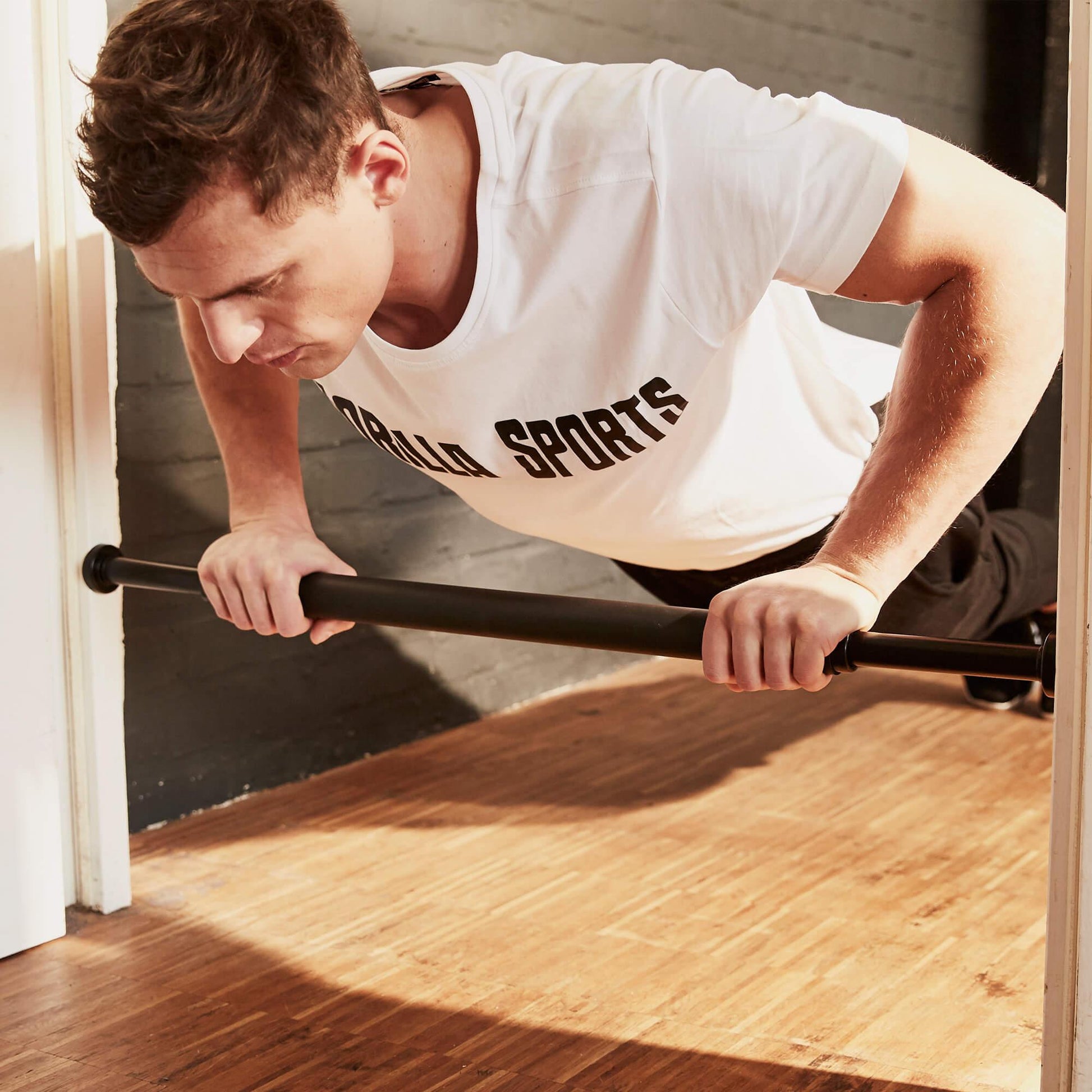 Barre de traction professionnelle pour cadre de porte - Gorilla Sports France