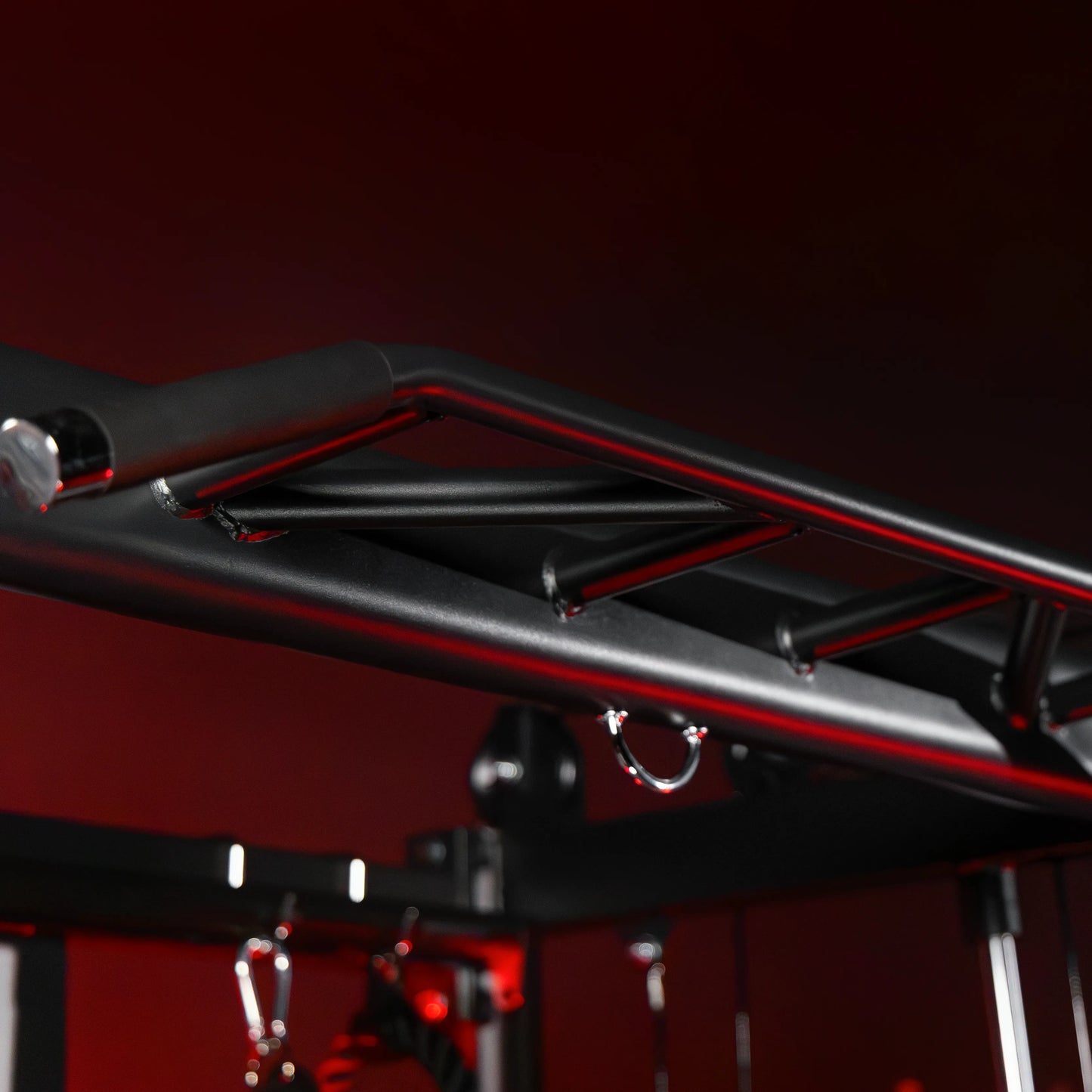 Smith machine multifonction avec câbles et poulies