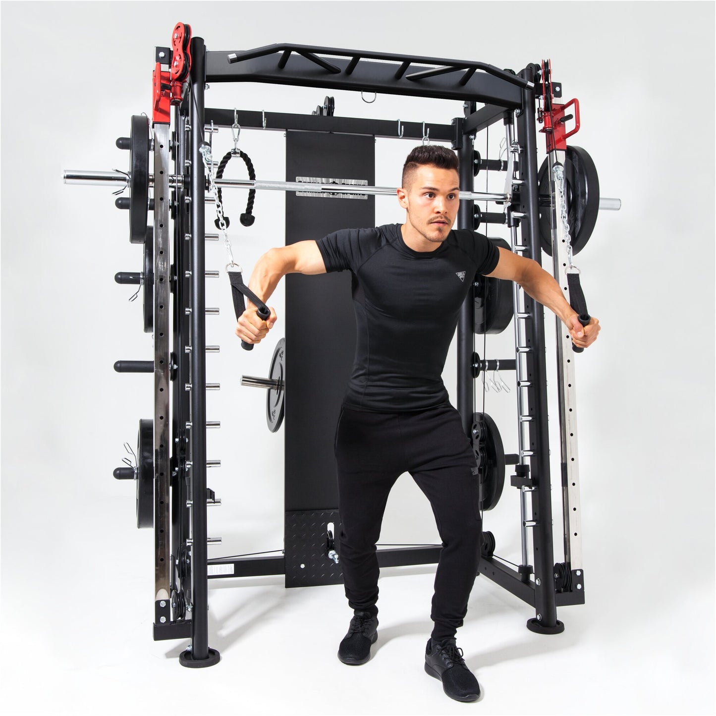 Smith machine multifonction avec câbles et poulies