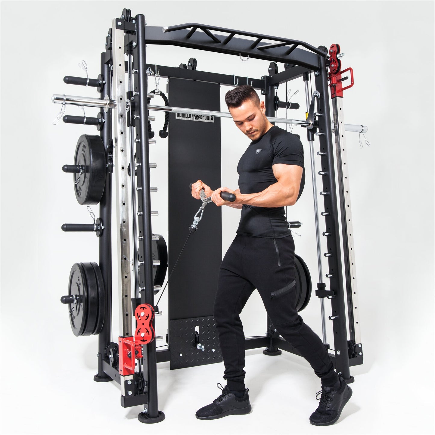Smith machine multifonction avec câbles et poulies