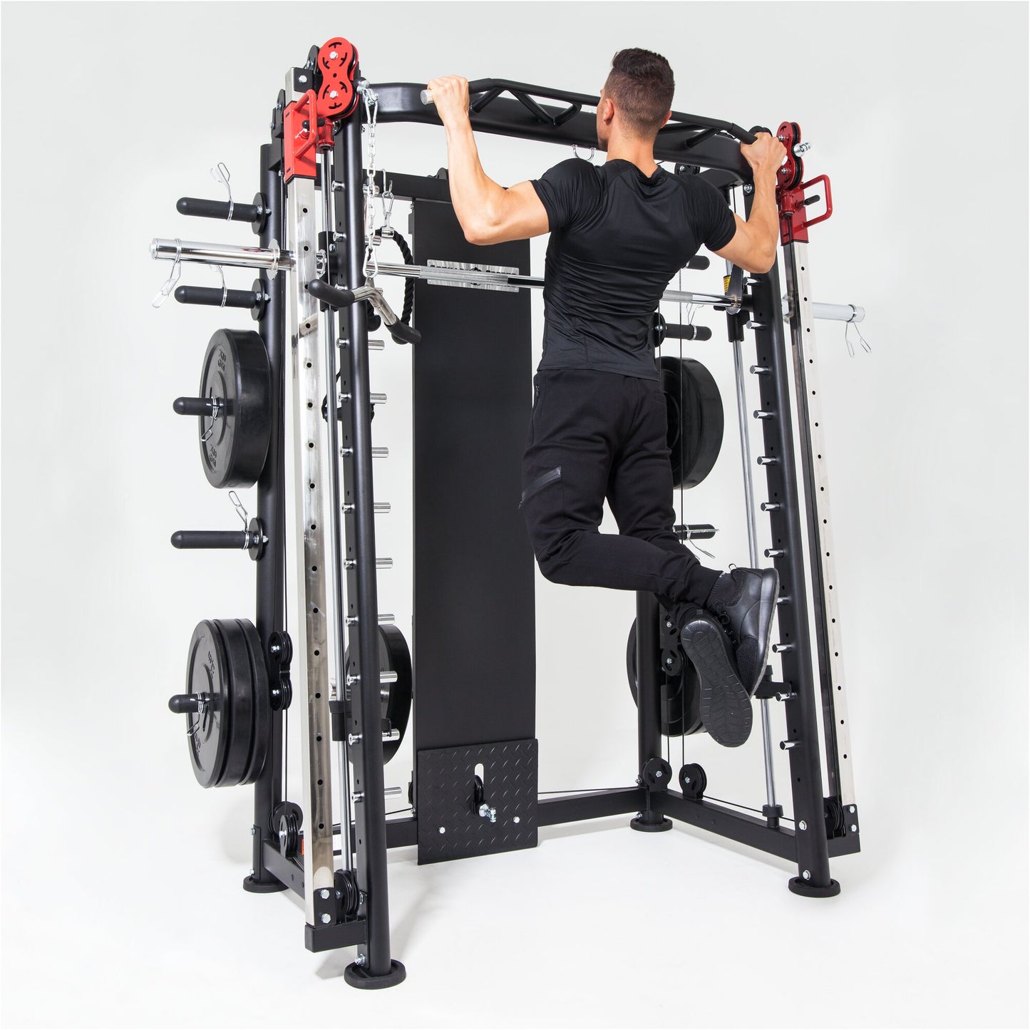 Smith machine multifonction avec câbles et poulies