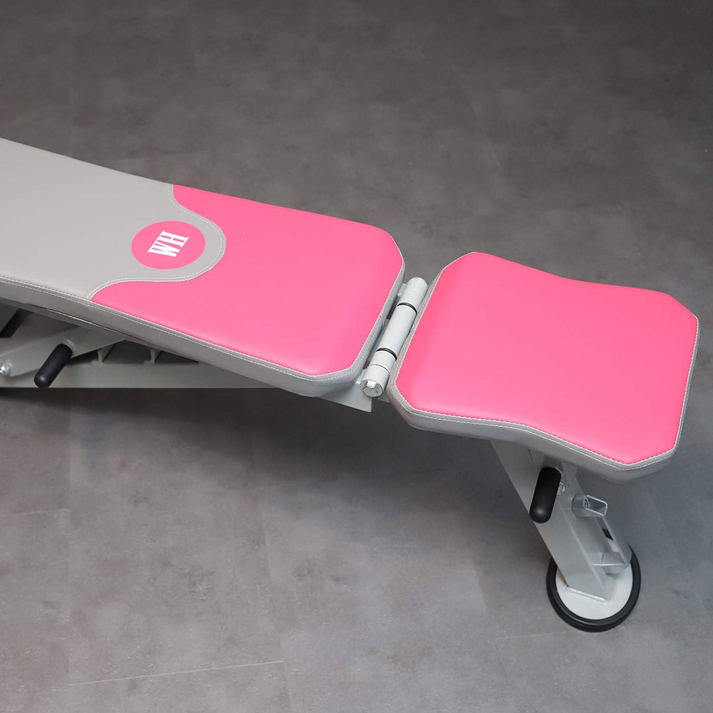 Bancs inclinés – Rose/Gris