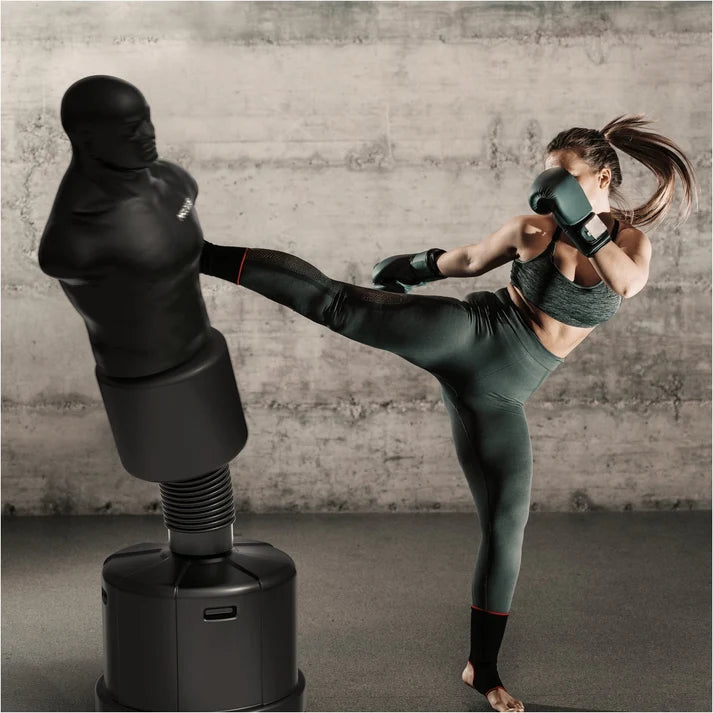 Mannequin de frappe sur pied